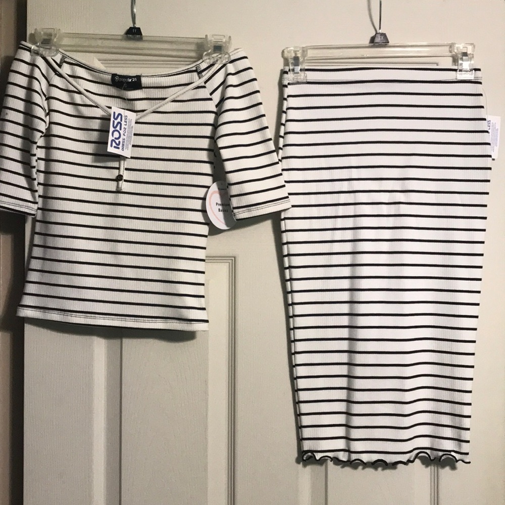 Popular 21 Stripe Two-Piece Off-Shoulder Dress